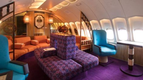 Qantas recria lounge retrô da Primeira Classe do Boeing 747 em seu museu