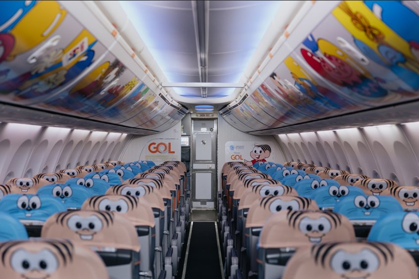Conheça o avião da GOL personalizado com a pintura do cartão GOL